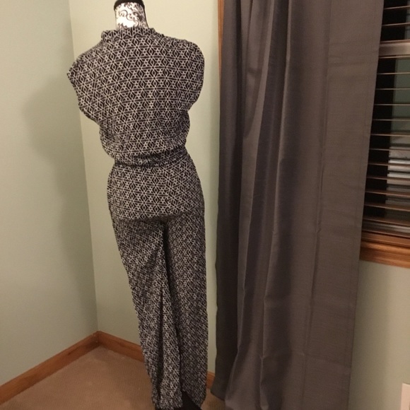 Max Studio Jumpsuit - Size XS - Picture 3 of 3